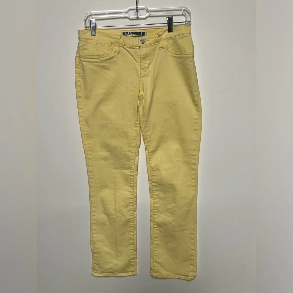 EXPRESS PRECISION FIT PALE YELLOW JEANS  SIZE 4
